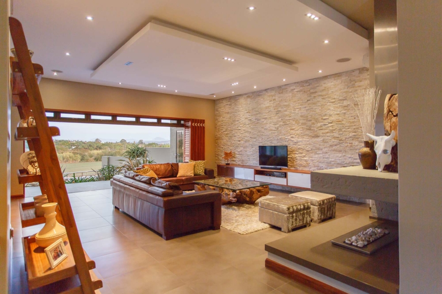 5 Bedroom Property for Sale in Oewersig Western Cape